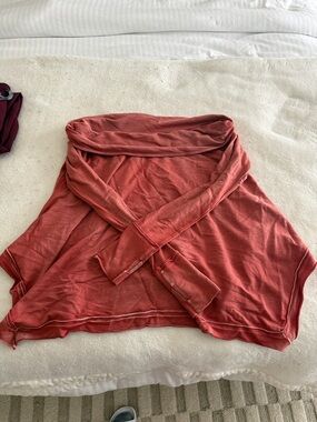 Medium Free People Brick Red Scoop-Neck Lightweight Off-Shoulder Sweater